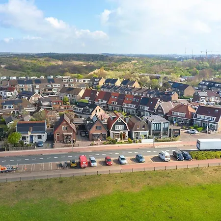 Wijkiki Surf House *