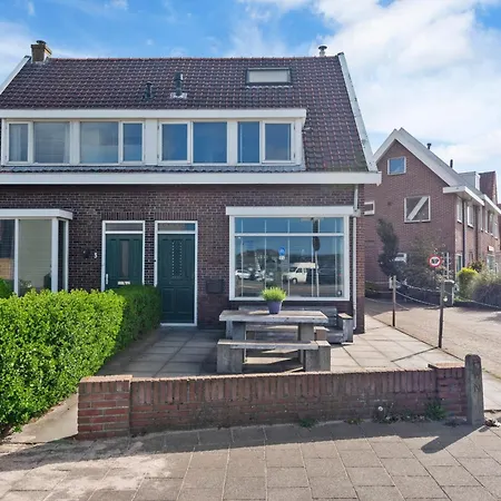 Wijkiki Surf House Wijk aan Zee