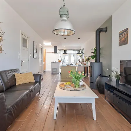 Wijkiki Surf House * Wijk aan Zee