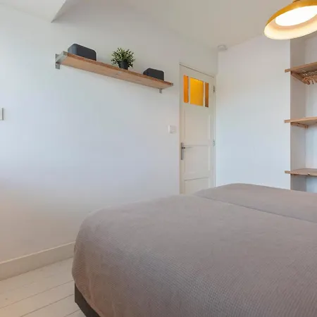Wijkiki Surf House *