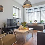 Wijkiki Surf House Апартаменты *