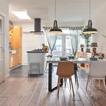 Wijkiki Surf House *