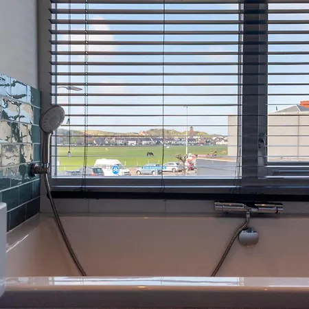 Wijkiki Surf House Apartman